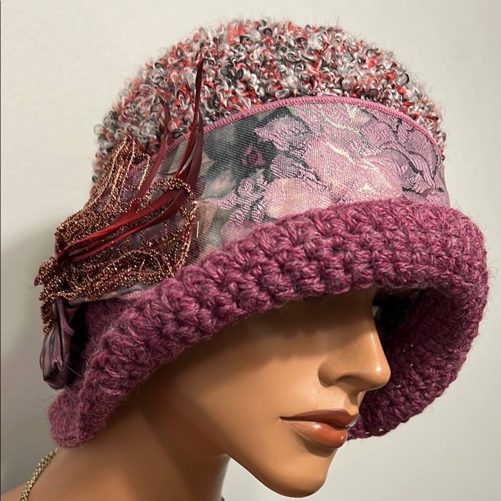 Elegant Pink and Gray Women's Cloche Hat